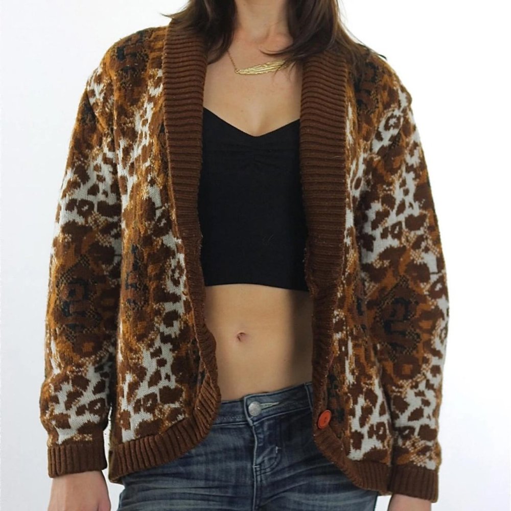 Vintage 90s animal print sweater